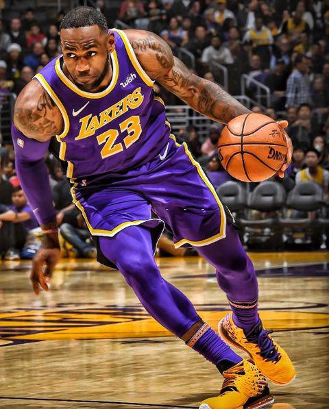 马雷斯卡：埃斯特旺像个旧时代的孩子，他不沉迷于手机和社媒（马雷斯卡：埃斯特旺是个老派的孩子，远离手机与社交媒体）