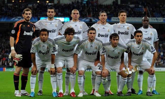 哈维-西蒙斯在切尔西官宣哈托评论区留言：我宝❤️（哈维-西蒙斯现身切尔西哈托官宣帖：留言“我宝”❤️）