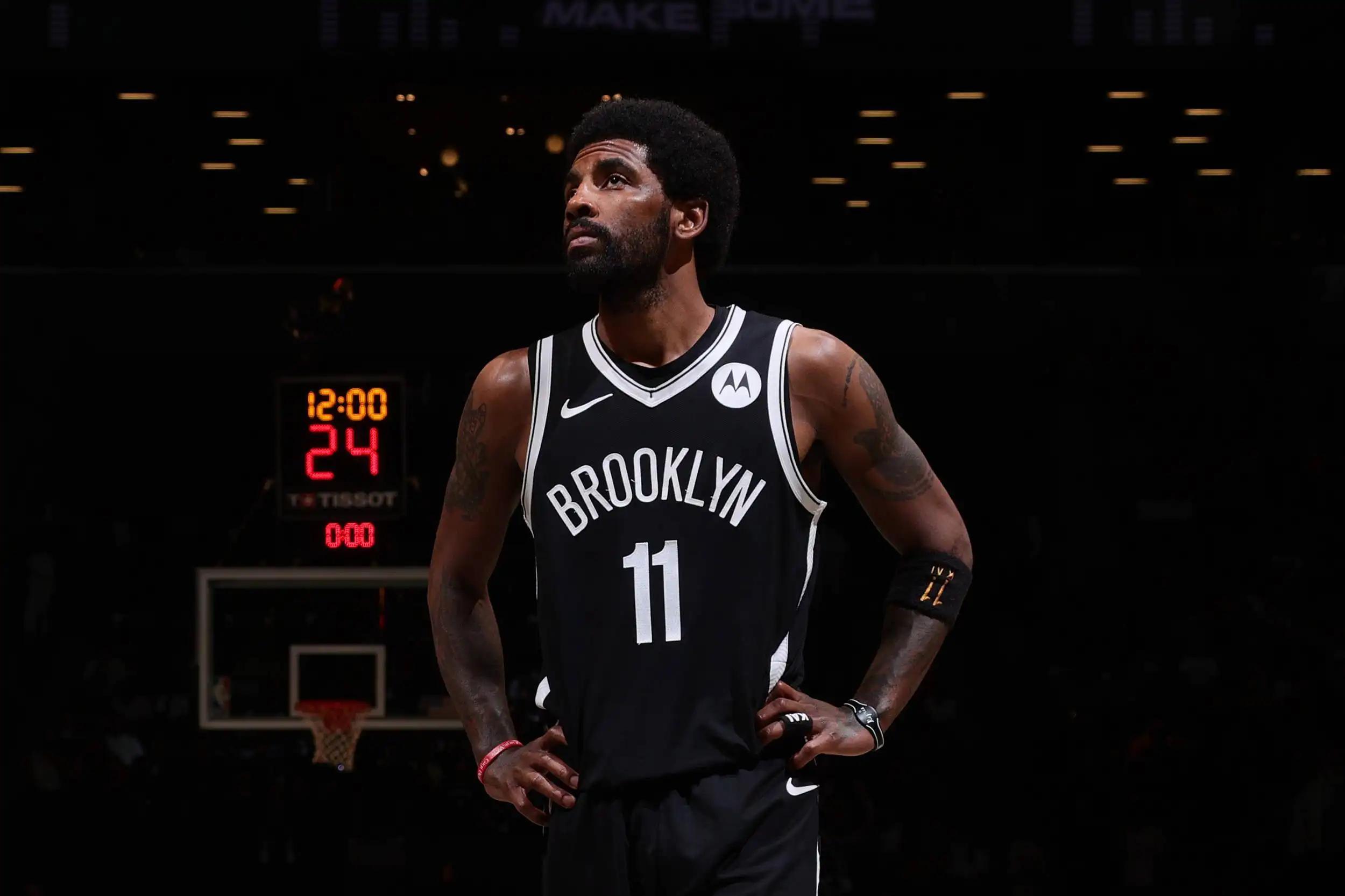 欧文突破防守造成杀伤球成功（欧文强突防线制造杀伤并得手）