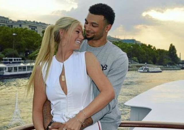 他又是最后一攻的英雄（他又一次成为决胜时刻的英雄）