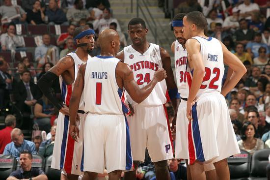 队报：受好友阿什拉夫邀请，姆巴佩明日将观战摩洛哥vs马里（队报：应好友阿什拉夫之邀，姆巴佩将于明日现场观战摩洛哥对马里）