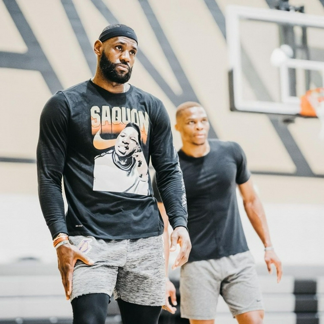 前队友：梅西教会我怎么踢球！有时我还被他怒吼！（前队友：梅西指点我踢法，有时也会对我怒吼）