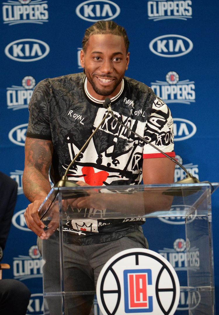 西媒：阿隆索赢得带队踢西超杯的权力，俱乐部要求球员多给力（西媒：阿隆索获准率队征战西超杯，俱乐部敦促球员提升表现）