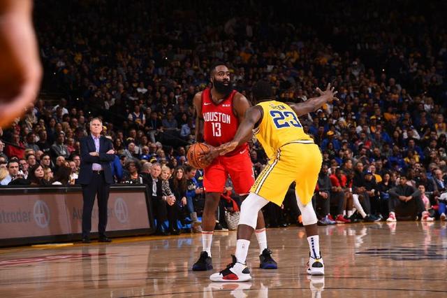 曼城德布劳内助攻斯特林得分（德布劳内助攻 斯特林为曼城破门）