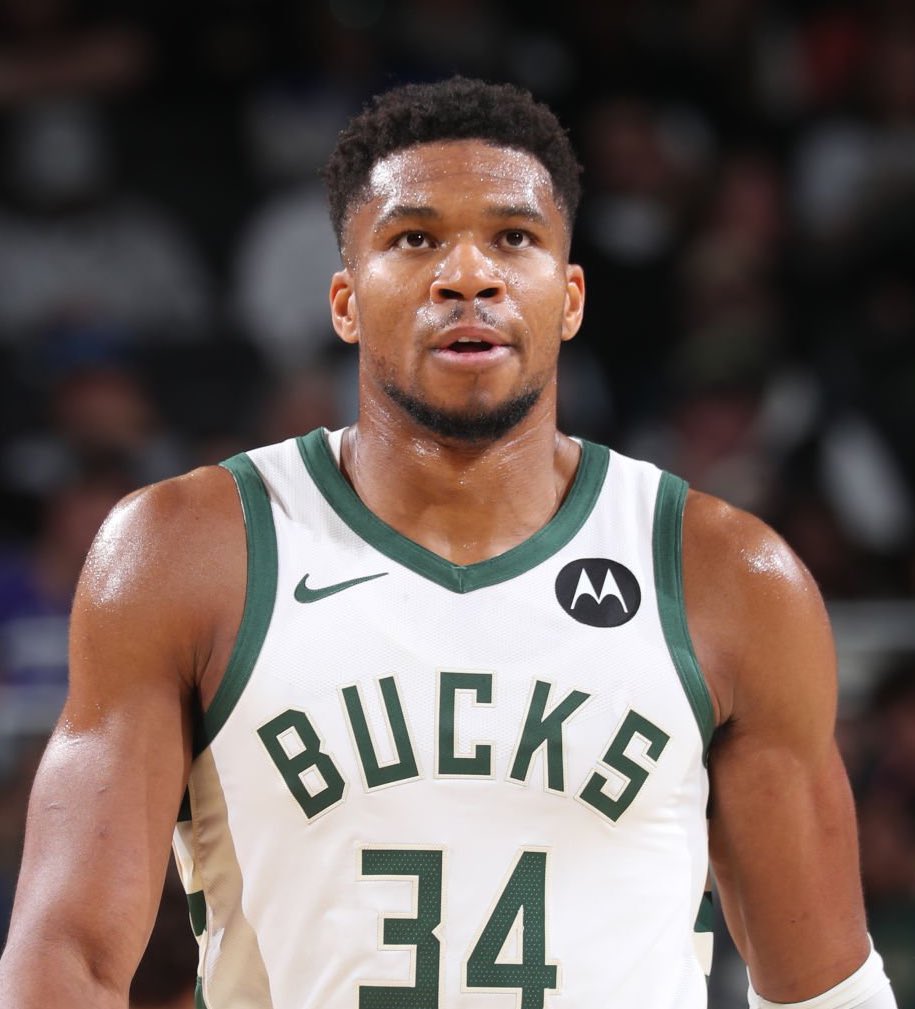 罗体：罗马进球被吹后，克雷莫内塞现场屏幕却一直显示0-2（罗体：罗马进球被吹无效后，克雷莫内塞球场大屏仍显示0-2）