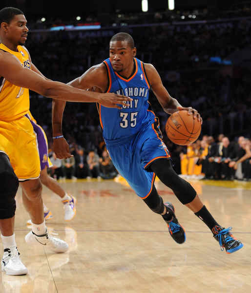 追逐总冠军的心始终没变！（逐梦总冠军的初心从未动摇！）