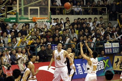 TA：利马传球出色&充满侵略性，他的回归可以丰富曼联打法（TA：传球出众且侵略性十足的利马归来，将为曼联带来更多战术变化）